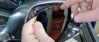 Quanto costa sostituire il vetro specchio del retrovisore esterno?